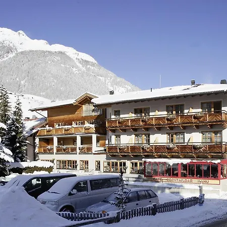 Garni Granat Hotel 4*